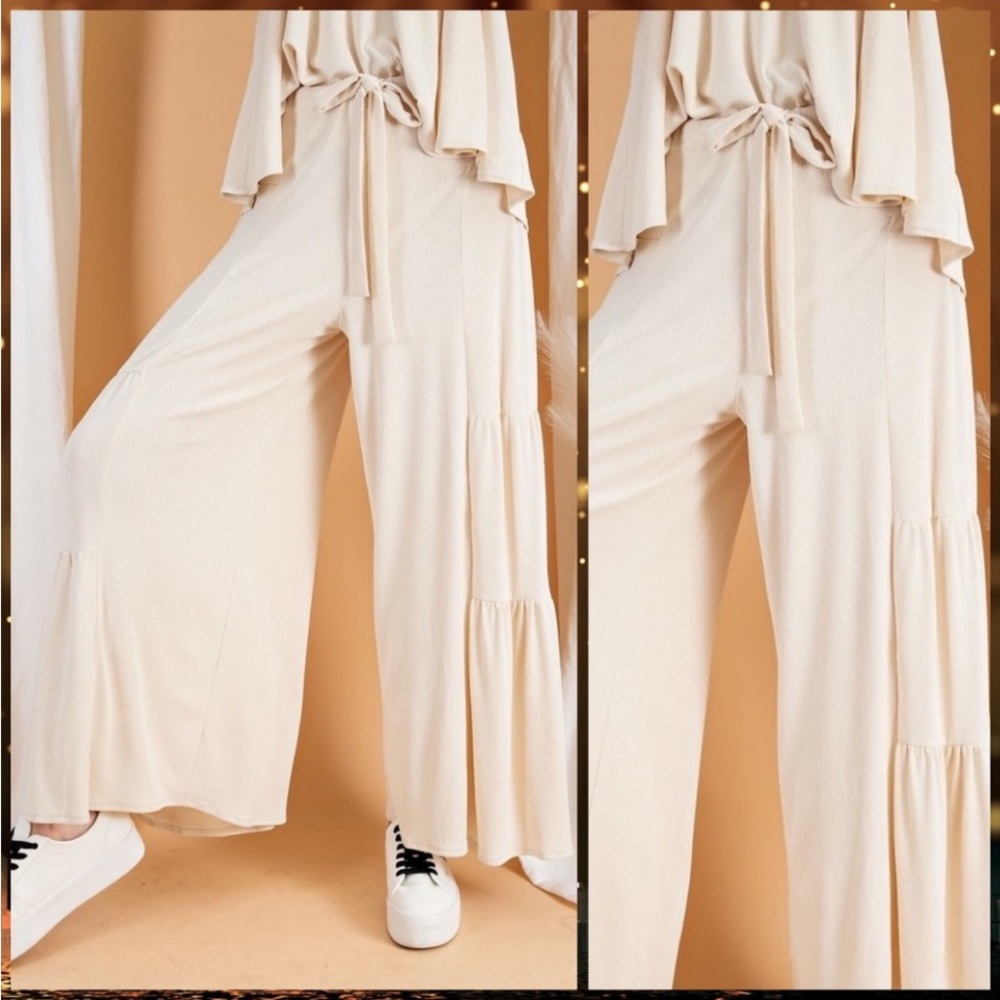 I wore this set “Summer Together” in cream once.Waiting for it’s next home. - Picture 3 of 4